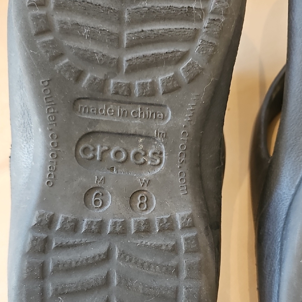IOWA HAWKEYES CROCS Black and Yellow Comfort Sandals - Picture 6 of 6